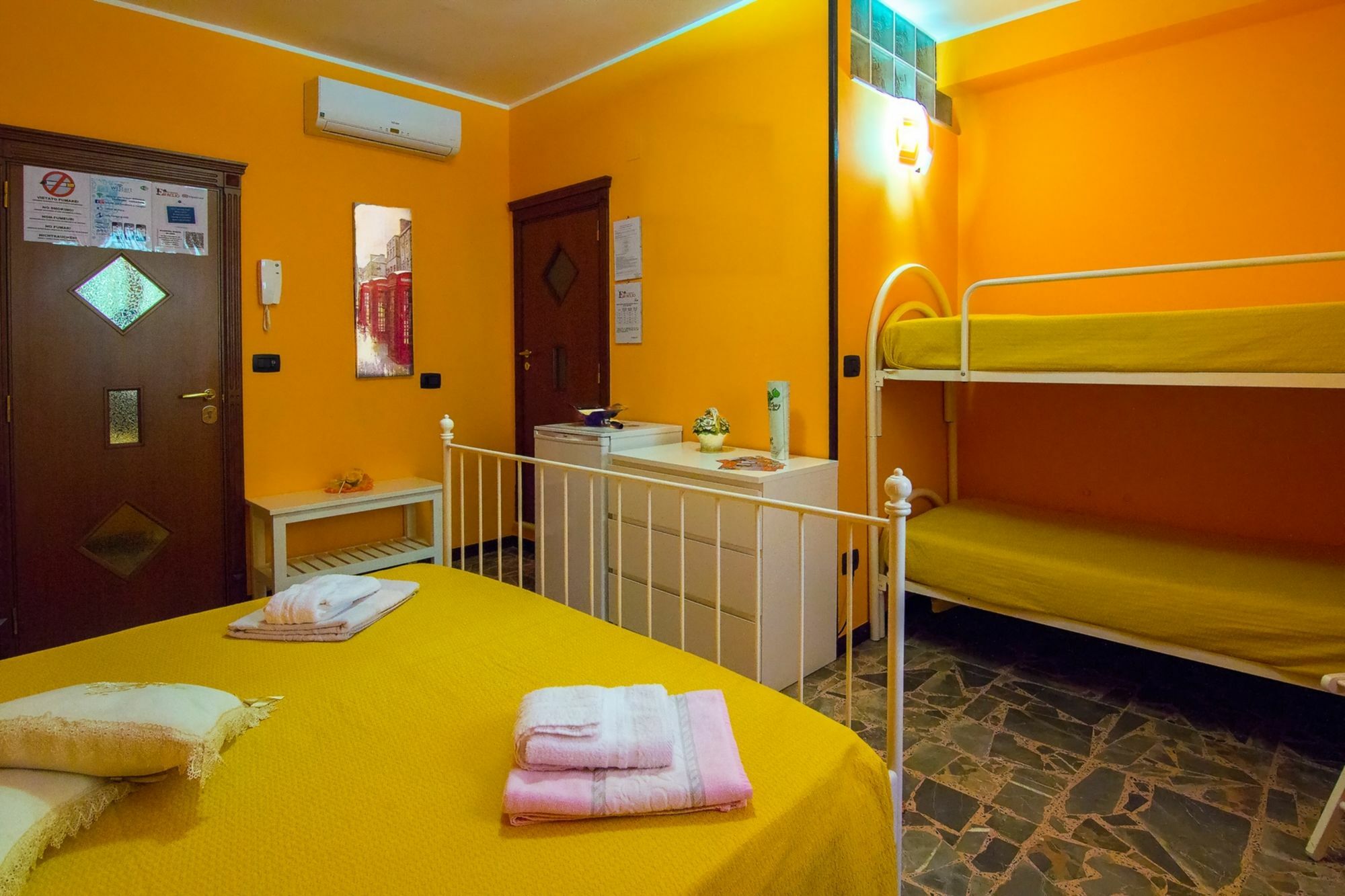 B&B Eraclio Suite Barletta Exterior foto