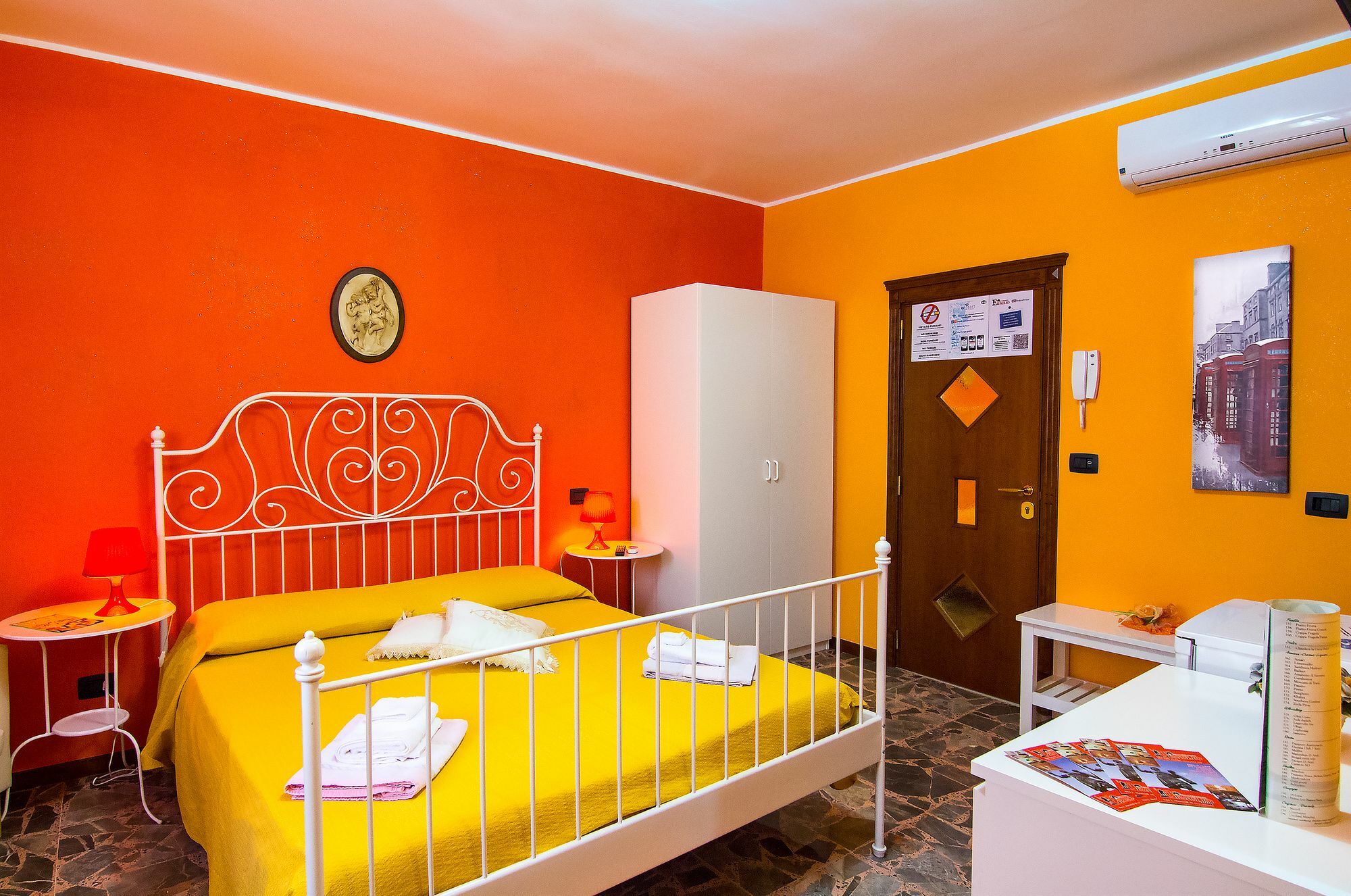 B&B Eraclio Suite Barletta Exterior foto